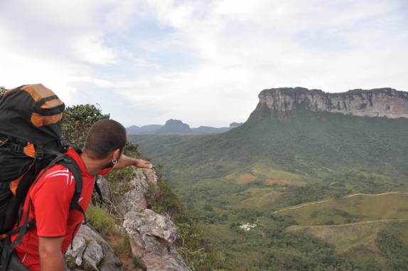 O Lúcio nos mostra a Igrejinha, nossa base no Vale do Pati, na Chapada Diamantina - BA O Lúcio nos mostra a Igrejinha, nossa base no Vale do Pati, na Chapada Diamantina - BA