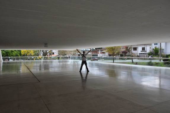 O Museu Oscar Niemeyer, em Curitiba - PR O Museu Oscar Niemeyer, em Curitiba - PR