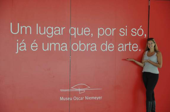 O Museu Oscar Niemeyer, em Curitiba - PR O Museu Oscar Niemeyer, em Curitiba - PR