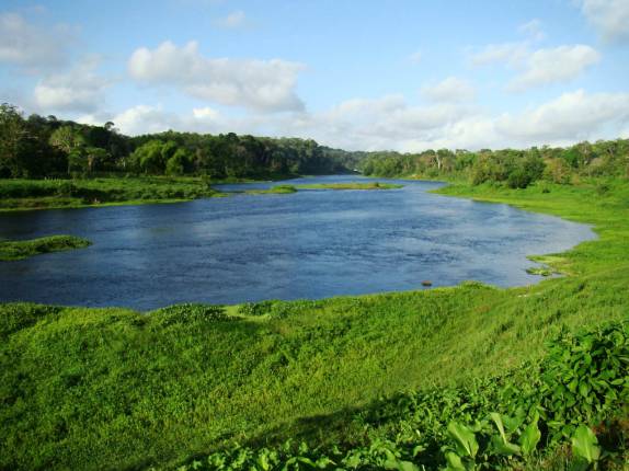 O rio das Contas, em Taboquinha, região de Itacaré - BA O rio das Contas, em Taboquinha, região de Itacaré - BA