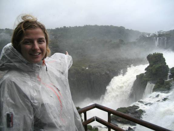 O Salto e a Ilha San Martin, no lado argentino do parque, em Puerto Iguazu - Argentina O Salto e a Ilha San Martin, no lado argentino do parque, em Puerto Iguazu - Argentina