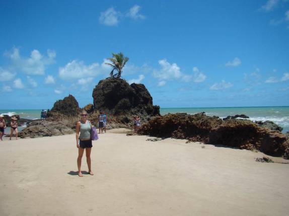 O trecho 'vestido' da praia de Tambaba, em Jacumã, distrito de Conde - PB O trecho 'vestido' da praia de Tambaba, em Jacumã, distrito de Conde - PB