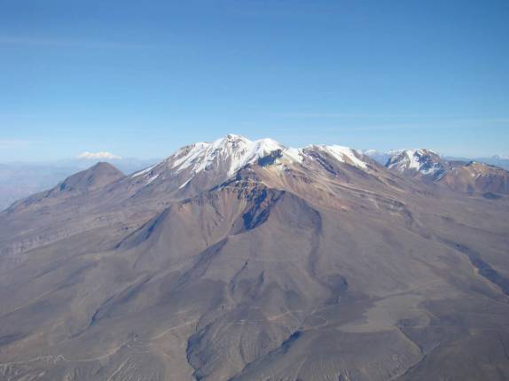O vulcão Chachani, com mais de 6 mil metros, visto do topo do El Mistí, em Arequipa - Peru O vulcão Chachani, com mais de 6 mil metros, visto do topo do El Mistí, em Arequipa - Peru