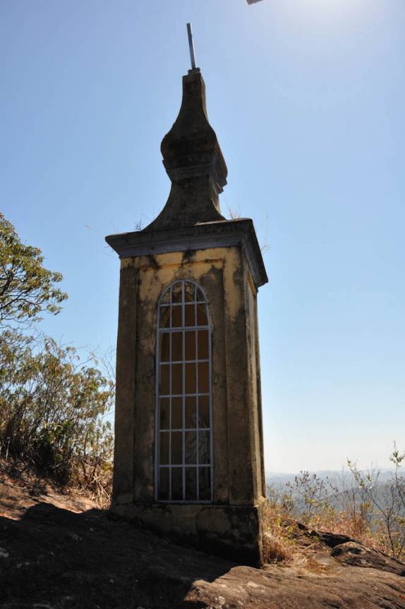 Oratório próximo à Cascatona, no Caraça - MG Oratório próximo à Cascatona, no Caraça - MG