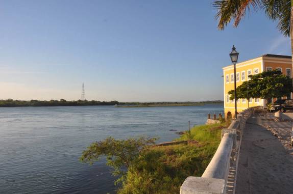Orla do rio São Francisco em Penedo - AL Orla do rio São Francisco em Penedo - AL