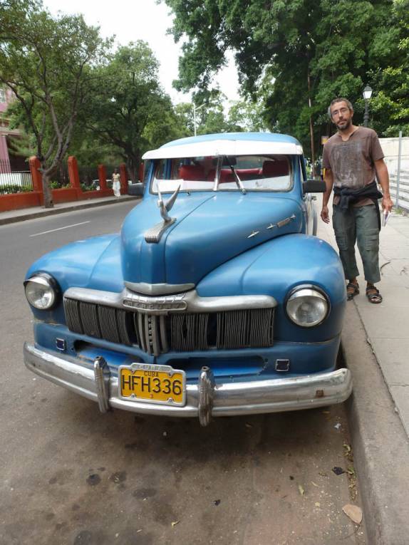 Os famosos carros antigos de Cuba (em Havana) Os famosos carros antigos de Cuba (em Havana)
