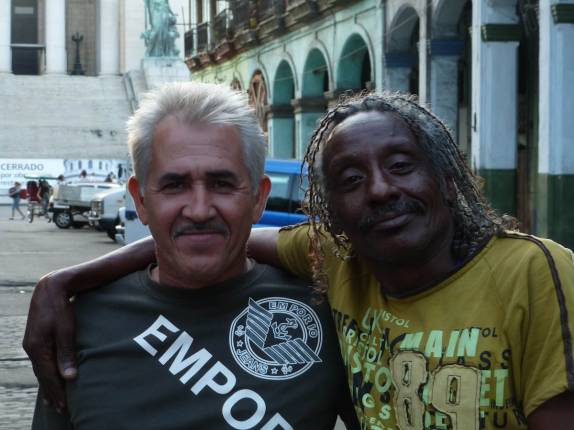 Os simpáticos e divertidos cubanos da capital  Havana Os simpáticos e divertidos cubanos da capital  Havana