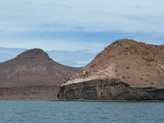Paisagem pitoresca da ilha de Espíritu Santo, região de La Paz, na Baja California - México Paisagem pitoresca da ilha de Espíritu Santo, região de La Paz, na Baja California - México