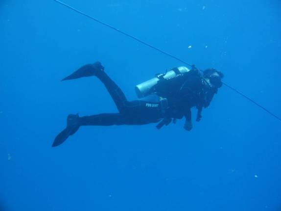 Parada de segurança, ao final do mergulho no Artemides, em Salvador - BA