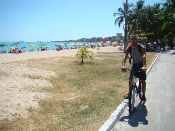 Passeando de bicicleta pela orla de Maceió - AL Passeando de bicicleta pela orla de Maceió - AL