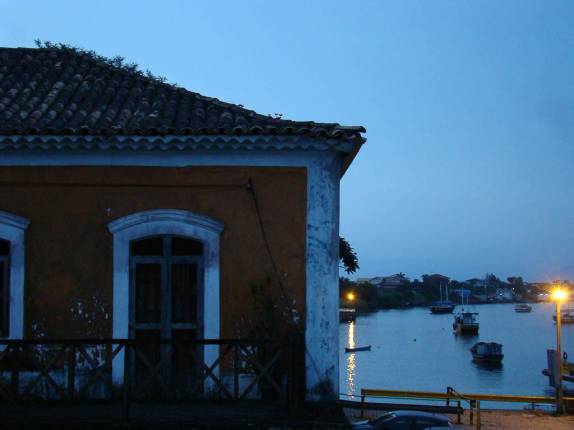 Passeando de tarde em Cananéia Passeando de tarde em Cananéia