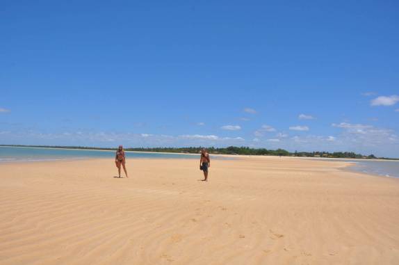 Passeando na ponta de areia em Corumbau - BA