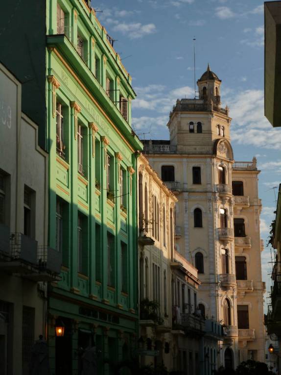 Passeando no centro de Havana, capital de Cuba Passeando no centro de Havana, capital de Cuba