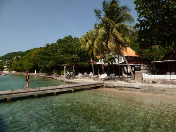 Pier do nosso hotel em Port Elizabeth, em Bequia, ilha de São Vicente e Granadinas, no Caribe Pier do nosso hotel em Port Elizabeth, em Bequia, ilha de São Vicente e Granadinas, no Caribe