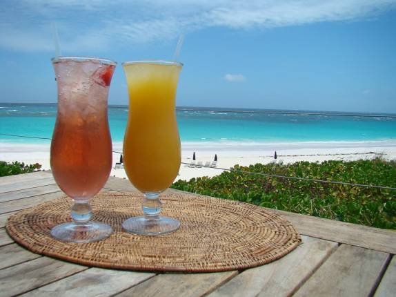 Pink Sand Beach em Harbour Island - Eleuthera - Bahamas Pink Sand Beach em Harbour Island - Eleuthera - Bahamas