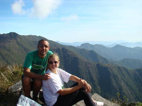 Pit-stop na subida da Pedra da Mina em Passa Quatro - MG Pit-stop na subida da Pedra da Mina em Passa Quatro - MG