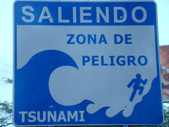 Placa de aviso de Tsunami em La Parguera - Litoral Sudoeste de Porto Rico