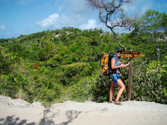 Placa informativa entre Boipeba e Moreré, na ilha de Boipeba - BA