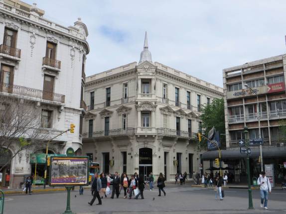 Plaza San Martín, centro de Córdoba, na Argentina