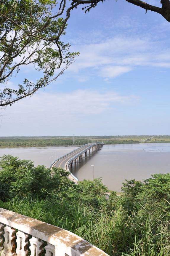 Ponte que liga Iguape à Ilha Comprida Ponte que liga Iguape à Ilha Comprida