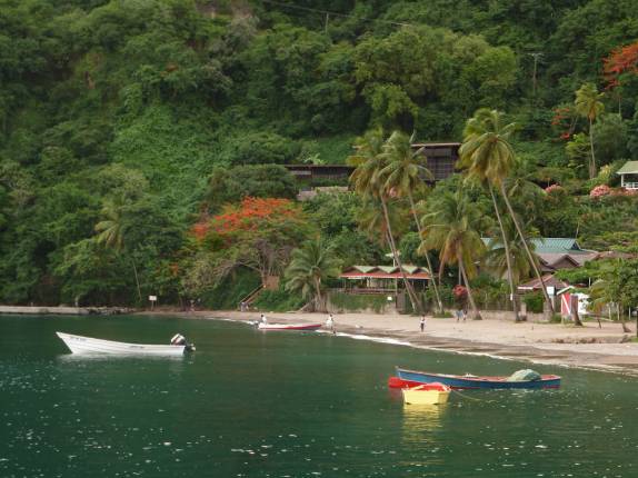 Praia de Soufriere, no sul de Santa Lúcia, no Caribe Praia de Soufriere, no sul de Santa Lúcia, no Caribe