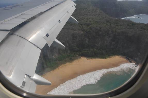 Praia do Sancho vista do avião, em Fernando de Noronha - PE