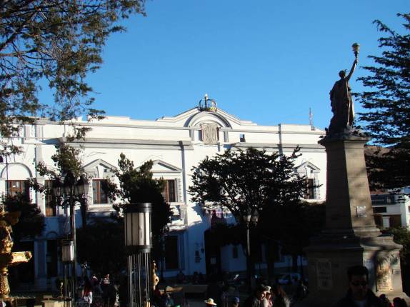 Praça 10 de Novembro, em Potosí - Bolívia