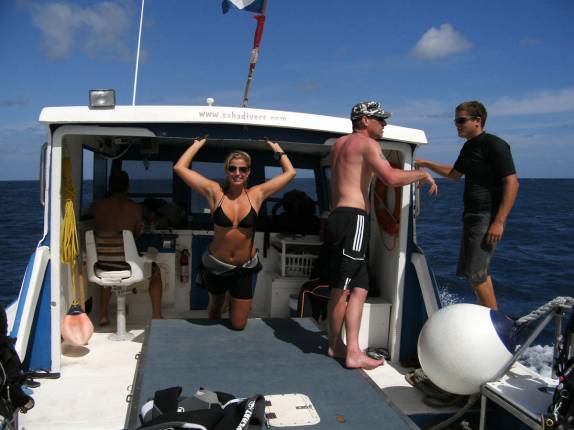 Preparação para o primeiro mergulho na costa de Saba - Caribe