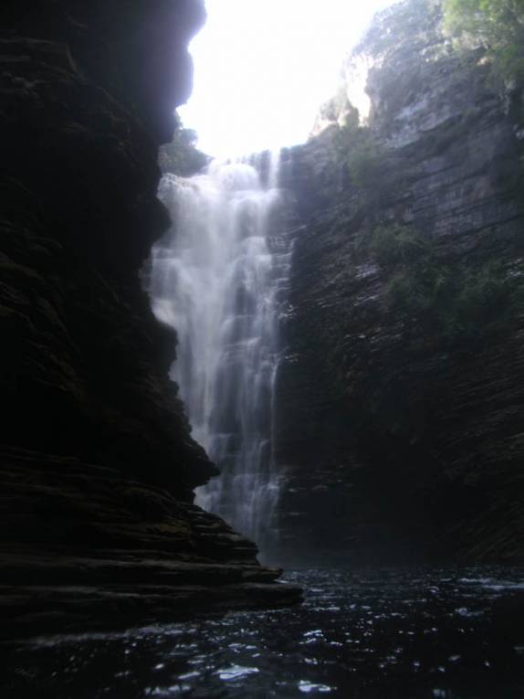 Primeira visão da Cachoeira do Buracão no fim do canyon, região de Ibicoara, na Chapada Diamantina - BA