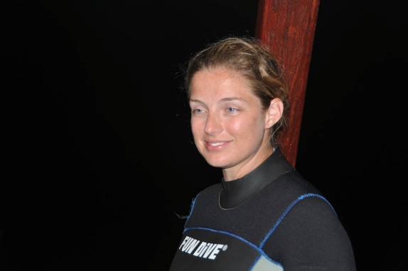 Pronta para o mergulho noturno em Abrolhos - BA