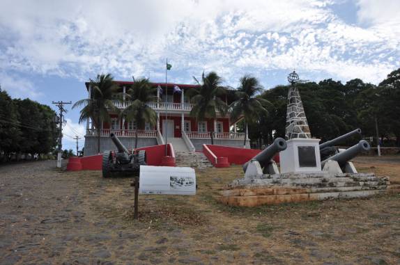 Prédio da administração municipal em Fernando de Noronha - PE
