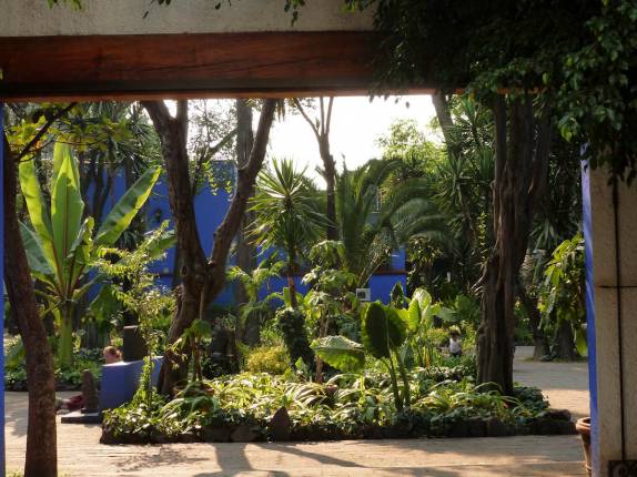 Pátio interno da Casa de Frida Kahlo e Diego Rivera, em Coyoacán, bairro de Cidade do México