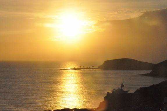 Pôr-do-sol visto do alto da ilha de Santa Bárbara em Abrolhos - BA Pôr-do-sol visto do alto da ilha de Santa Bárbara em Abrolhos - BA