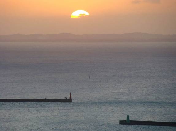 Pôr-do-sol visto do Forte da Capoeira, em Salvador - BA