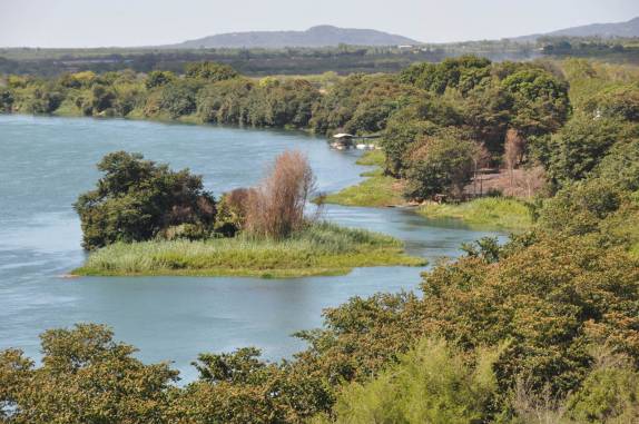 Rio São Francisco visto do alto do Serrote do Urubu, próximo à Petrolina - PE