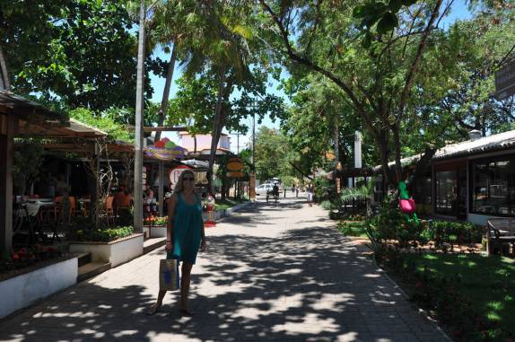 Rua na Praia do Forte - BA Rua na Praia do Forte - BA