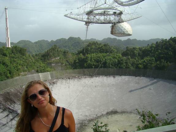 Rádio telescópio de Arecibo, em Porto Rico. O maior do mundo. Rádio telescópio de Arecibo, em Porto Rico. O maior do mundo.