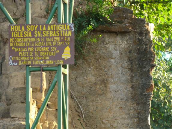 RuÃnas de igreja em León, na Nicarágua RuÃnas de igreja em León, na Nicarágua
