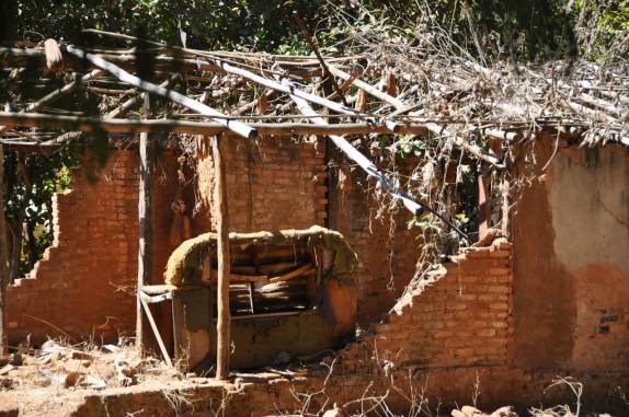 RuÃnas do terremoto brasileiro, no Vale do Peruaçu, próximo à Januária - MG RuÃnas do terremoto brasileiro, no Vale do Peruaçu, próximo à Januária - MG