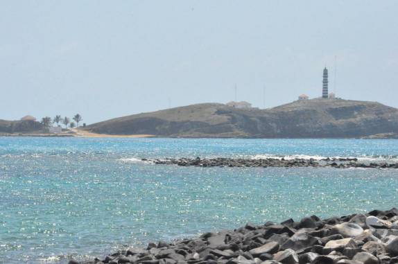 Santa Bárbara vista da ilha de Siriba em Abrolhos - BA Santa Bárbara vista da ilha de Siriba em Abrolhos - BA