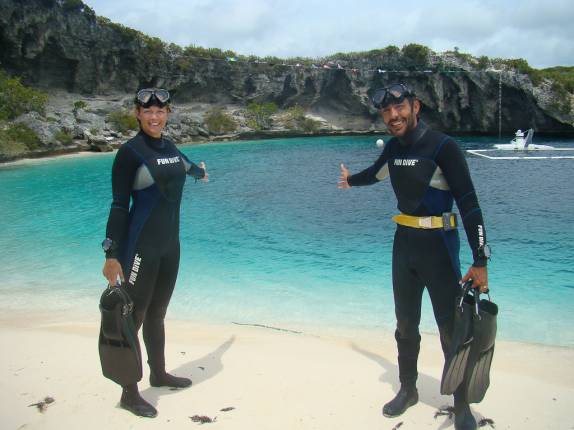 Se preparando para mergulhar no Dean's Blue Hole - Bahamas Se preparando para mergulhar no Dean's Blue Hole - Bahamas