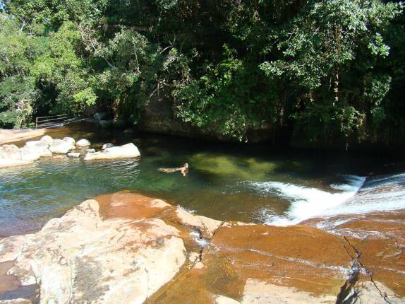 Se refrescando na cachoeira da Laje na volta do Bonete em Ilha Bela - SP Se refrescando na cachoeira da Laje na volta do Bonete em Ilha Bela - SP