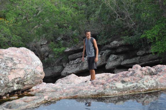 Seguindo, pelo rio, da Cachoeira do Sossego para o Ribeirão de Cima, em Lençóis, na Chapada Diamantina - BA