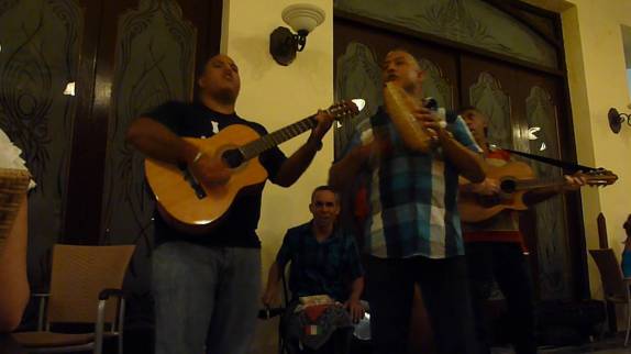 Show de música em hotel de Santiago de Cuba Show de música em hotel de Santiago de Cuba