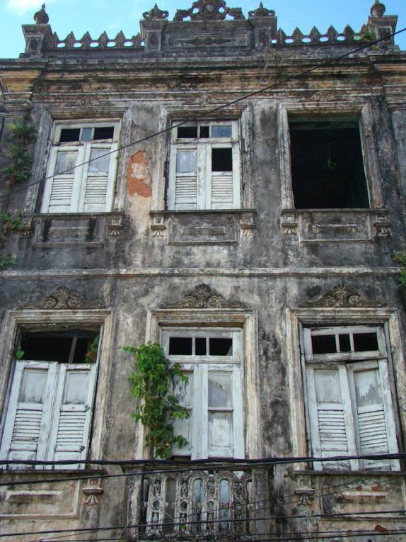 Sobrado em Santo Antônio antes da restauração, em Salvador - BA
