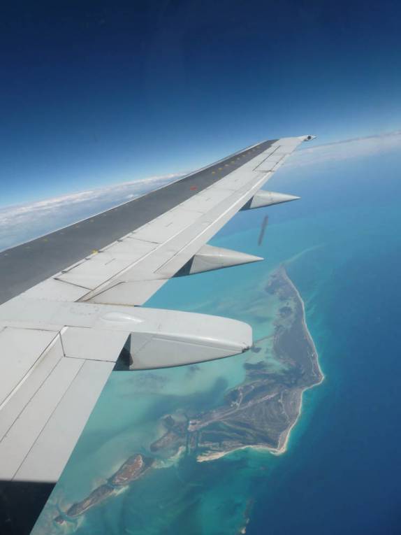 Sobrevoando a maravilhosa Cayo Largo, chegando em Cuba Sobrevoando a maravilhosa Cayo Largo, chegando em Cuba