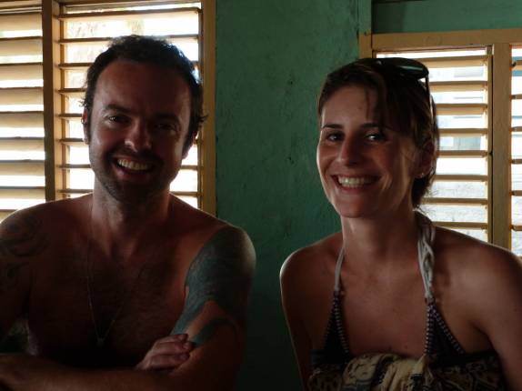 Sorriso depois do delicioso almoço na Playa de La Boca, ao final da Playa Santa Lucía, no costa nordeste de Cuba