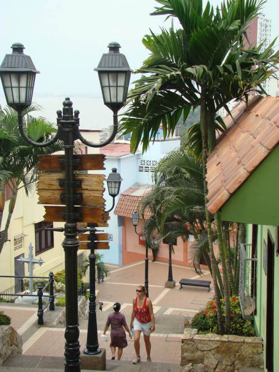 Subindo as escadarias da Penha, em Guayaquil, no Equador Subindo as escadarias da Penha, em Guayaquil, no Equador