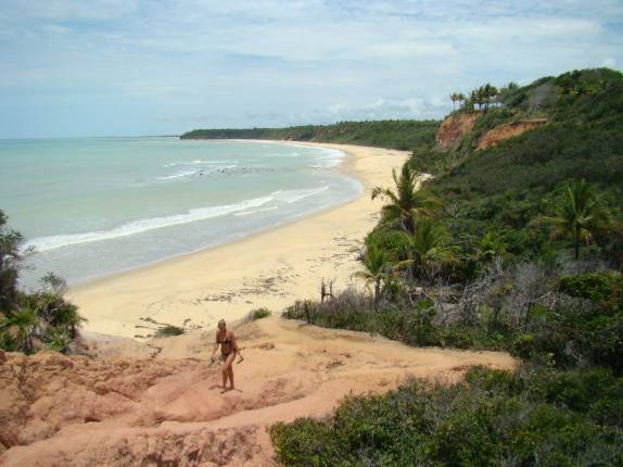 Subindo as falésias do Espelho, em Caraíva - BA Subindo as falésias do Espelho, em Caraíva - BA