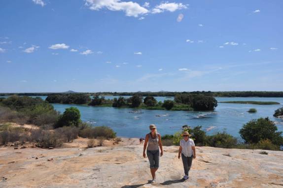 Subindo o Serrote do Urubu, próximo à Petrolina - PE